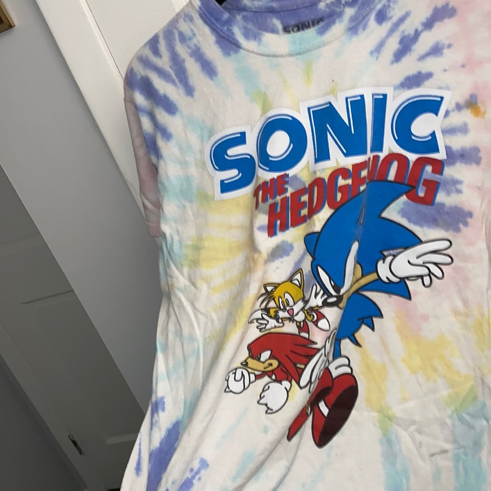 tie dye graphic tee